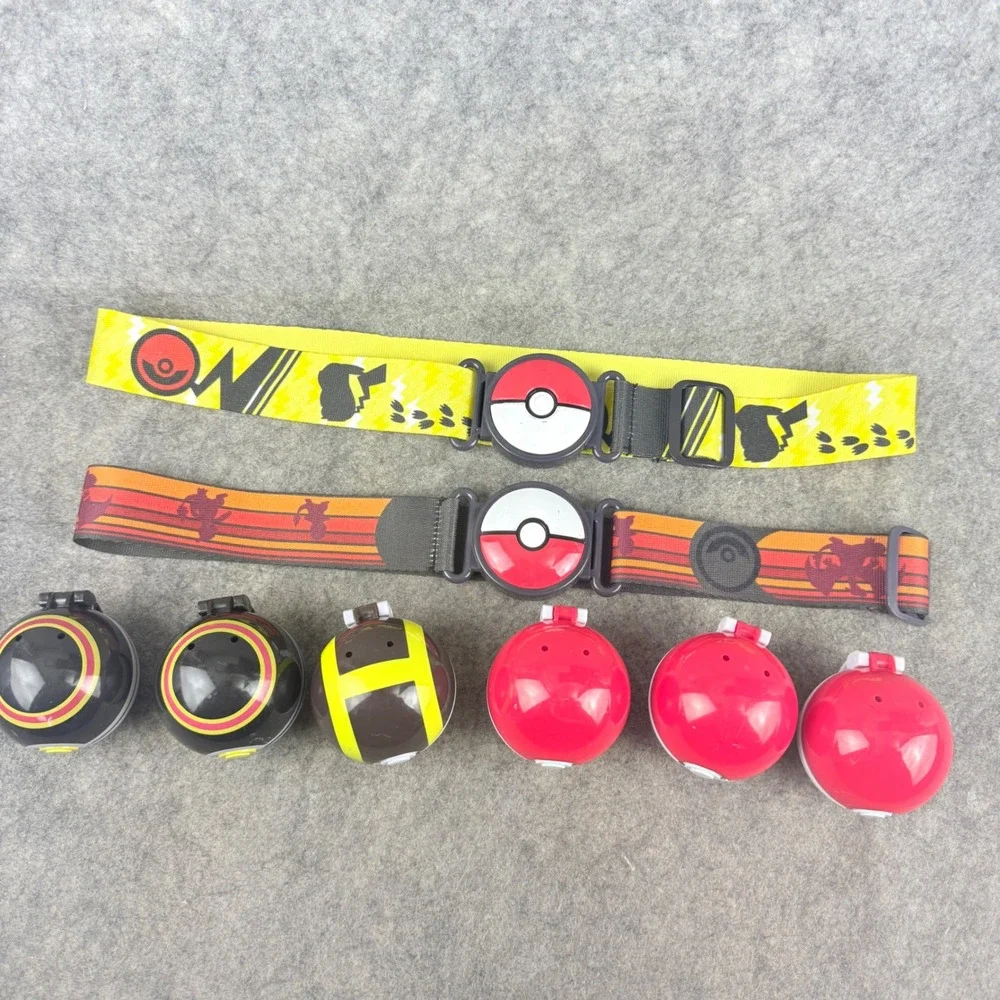 Pokemon Clip N Go Poke Ball Belt Set with 6 Balls and 4 Figures Trainer Gear